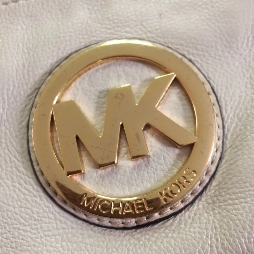 ✨Michael Kors Wrislet✨